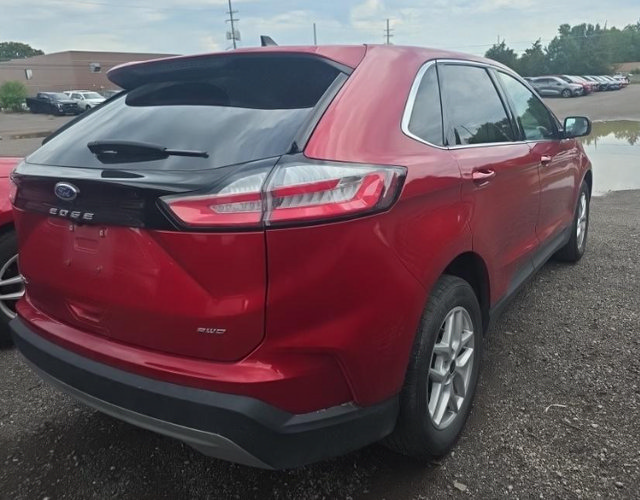 Certified 2024 Ford Edge SEL w/ Convenience Package AWD/4WD image 2