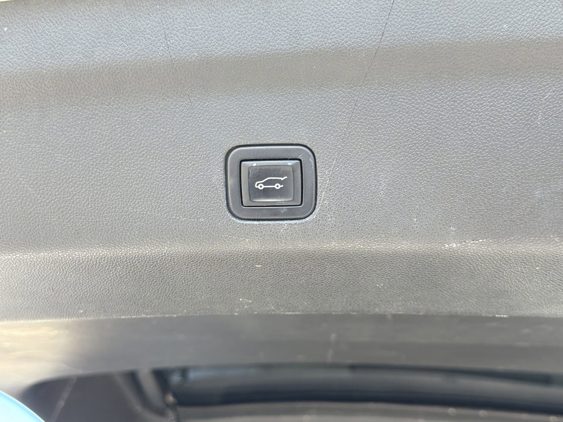 Used 2022 Chevrolet Tahoe Premier image 32