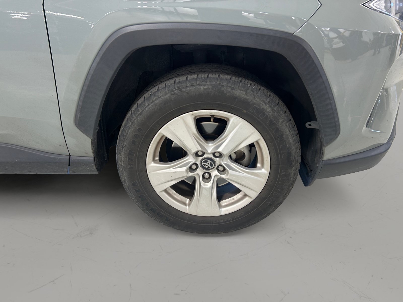 Used 2021 Toyota RAV4 XLE FWD image 10