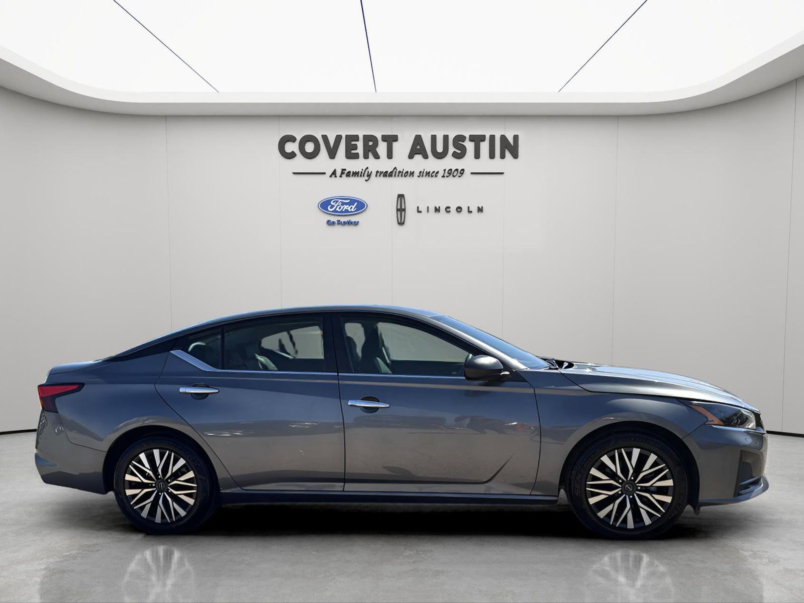 Used 2024 Nissan Altima 2.5 SV image 6