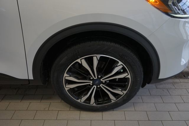 Certified 2022 Ford Escape SE w/ SE Sport Appearance Package image 15