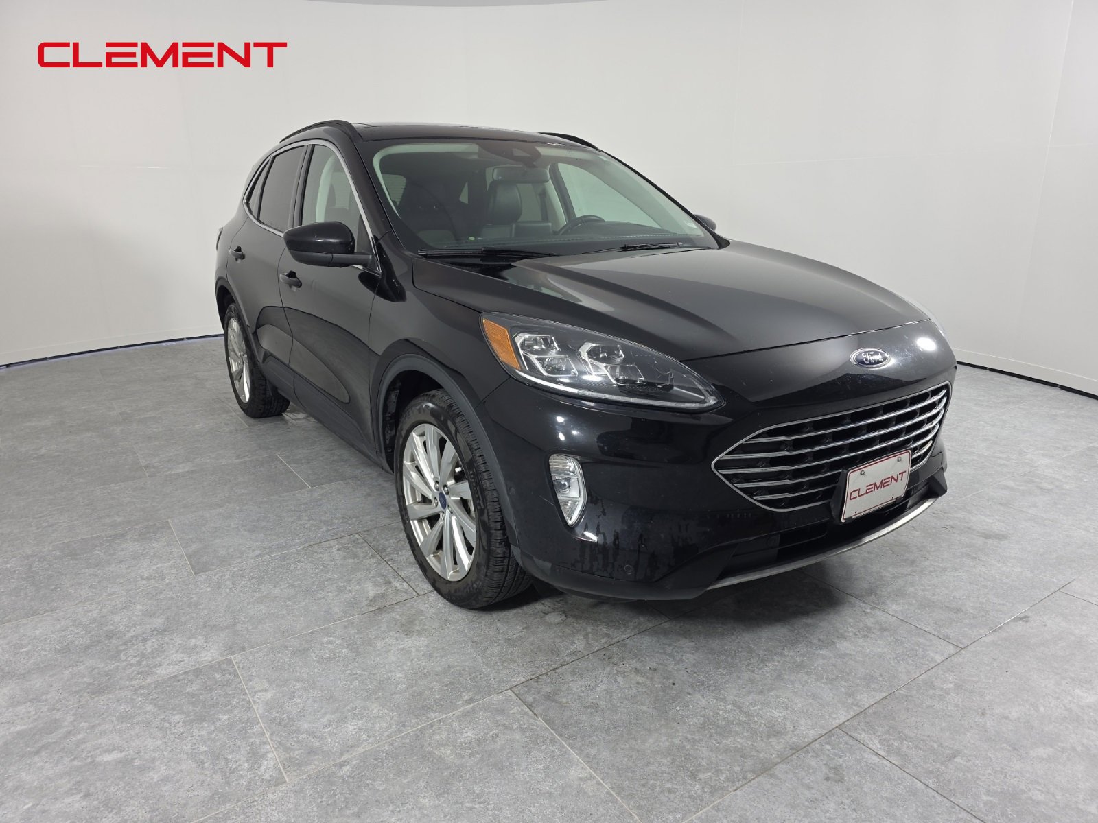 Certified 2022 Ford Escape Titanium w/ Titanium Elite Package image 3