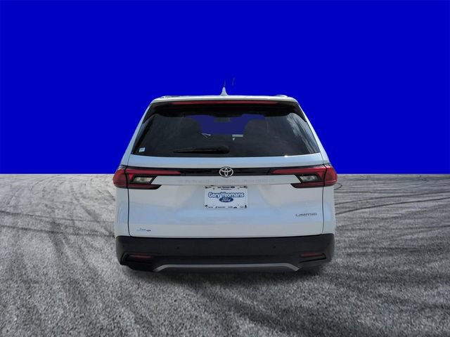 Used 2024 Toyota Grand Highlander Limited FWD image 5