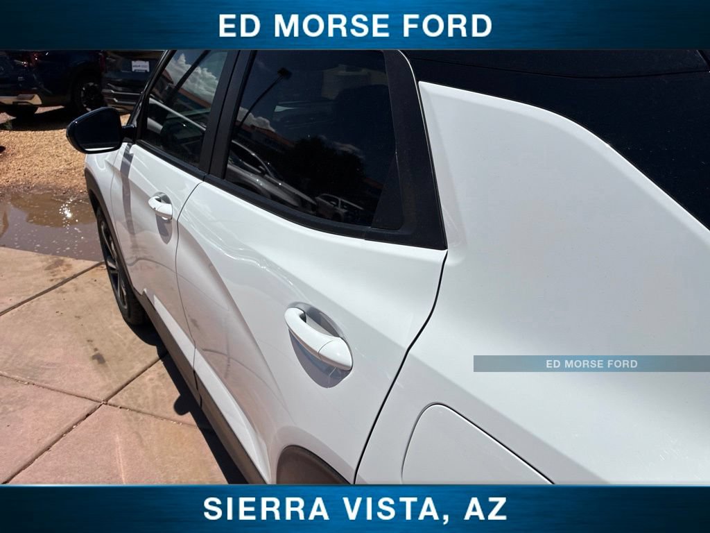 Used 2023 Chevrolet TrailBlazer RS w/ Sun and Liftgate Package FWD image 16