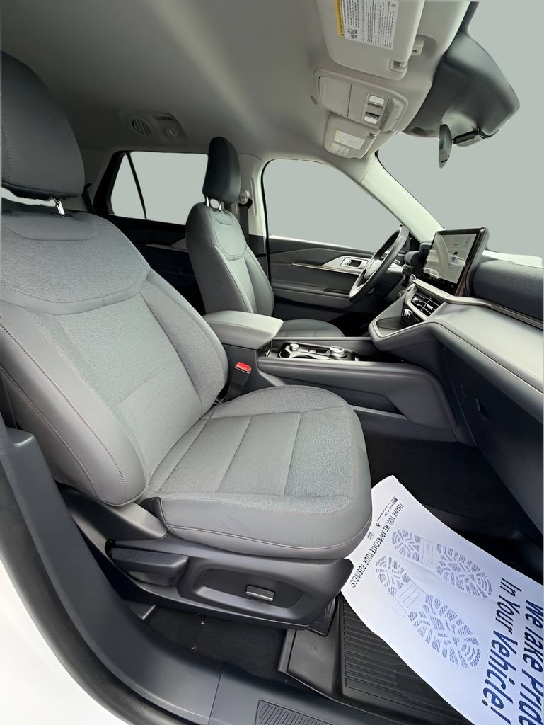 Certified 2025 Ford Explorer Active AWD/4WD image 19
