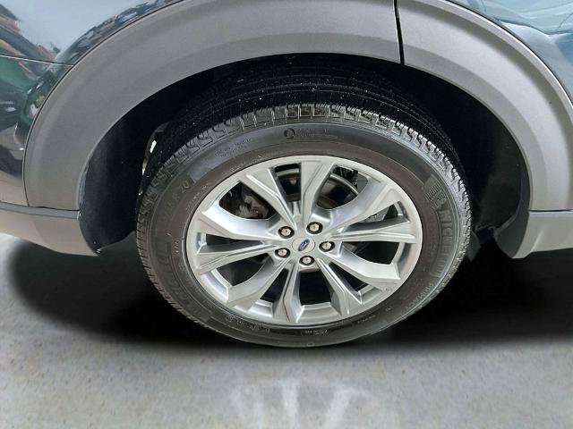 Certified 2018 Ford Explorer XLT w/ Equipment Group 202A AWD/4WD image 32