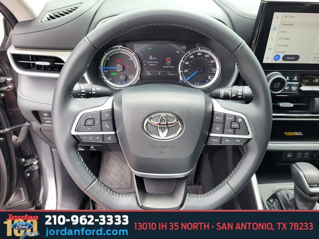 Used 2023 Toyota Highlander XLE FWD image 26