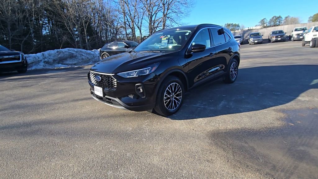 Certified 2025 Ford Escape SE w/ PHEV Premium Package FWD image 15