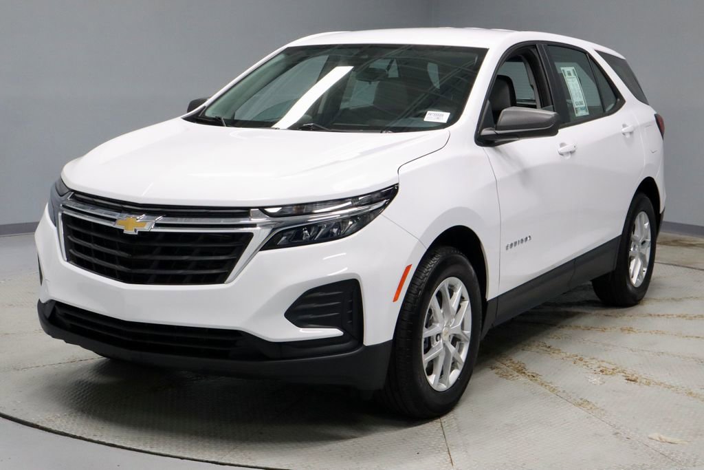 Used 2024 Chevrolet Equinox LS w/ Driver Confidence II Package FWD image 6