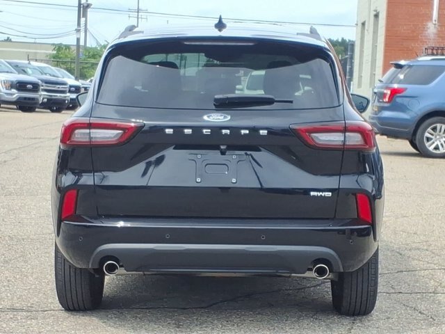 Certified 2024 Ford Escape ST-Line w/ Tech Pack #1 AWD/4WD image 18