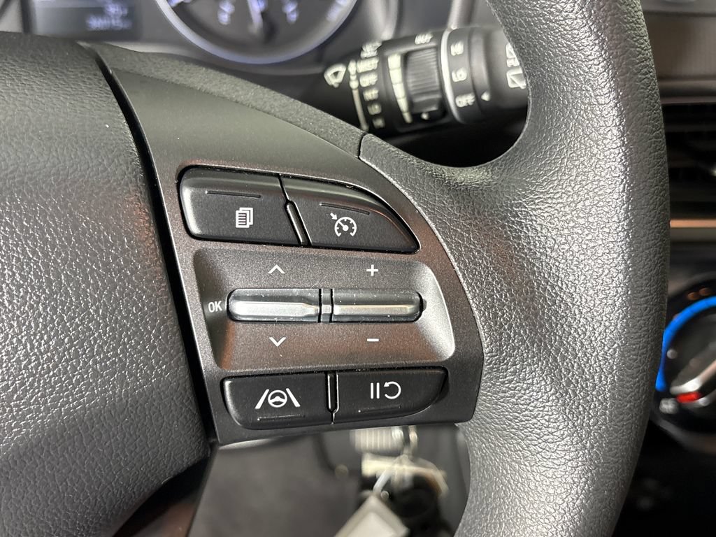 Used 2023 Hyundai Kona SE AWD/4WD image 36