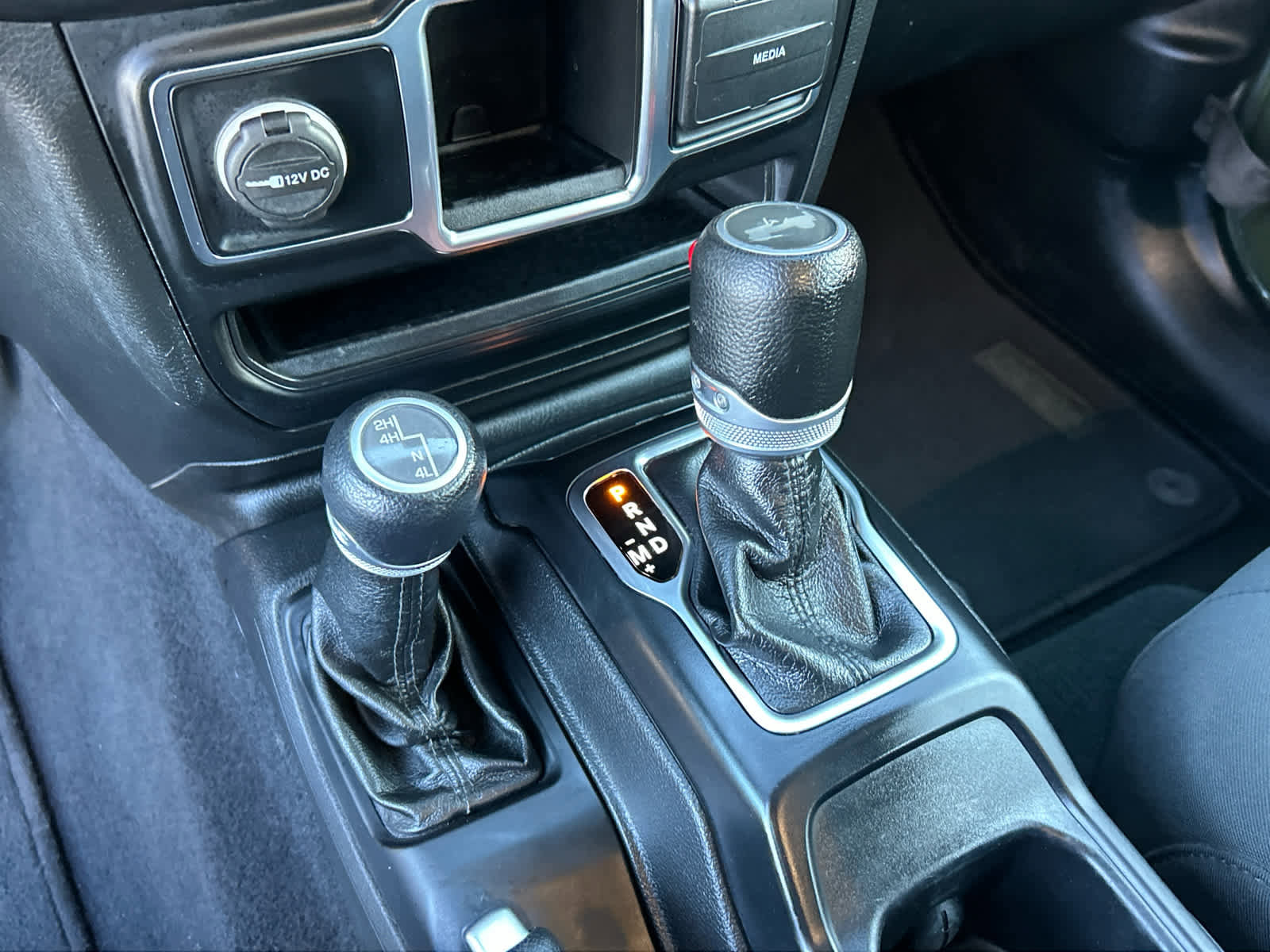 Used 2022 Jeep Wrangler Sport image 26