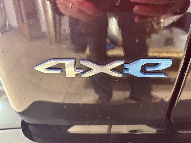 Used 2022 Jeep Wrangler Unlimited Sahara w/ Cold Weather Group image 34