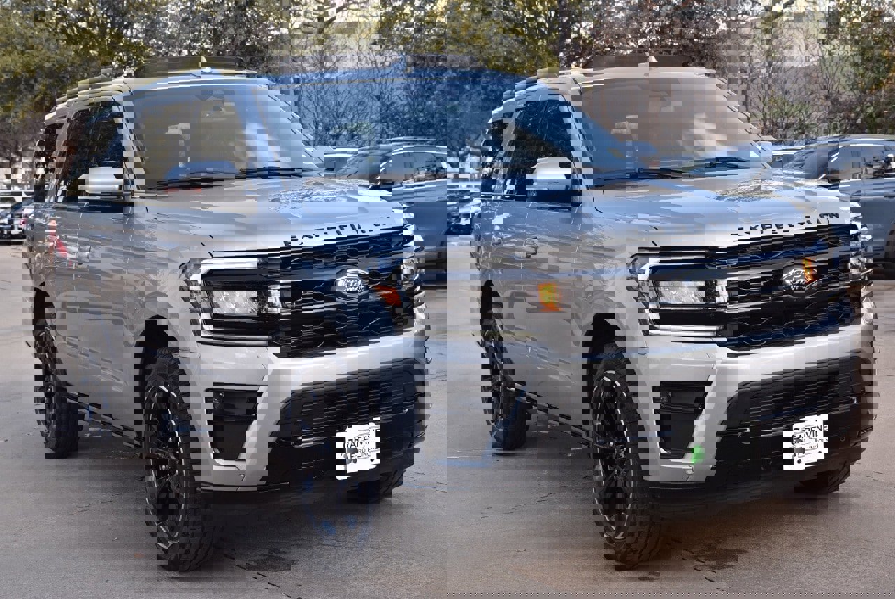 Certified 2024 Ford Expedition Limited image 4