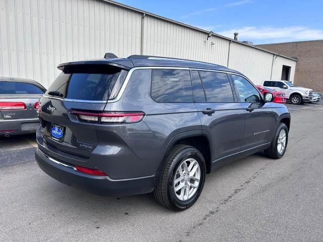 Used 2023 Jeep Grand Cherokee L Laredo image 3