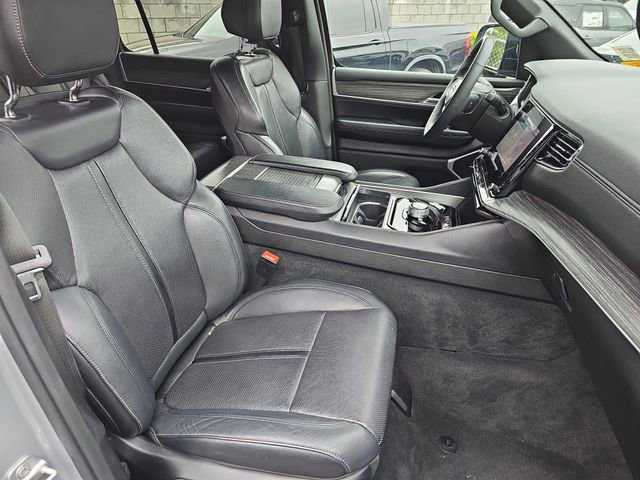 Used 2024 Jeep Wagoneer Series II w/ Flexible Seating Group RWD image 12