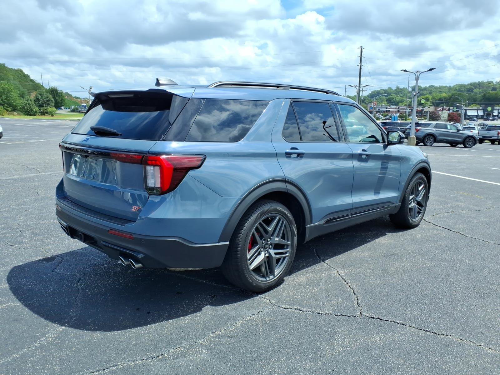Certified 2025 Ford Explorer ST AWD/4WD image 8