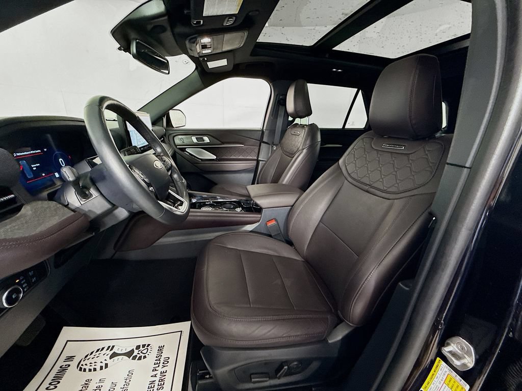 Certified 2025 Ford Explorer Platinum w/ LUX Leather Package AWD/4WD image 2