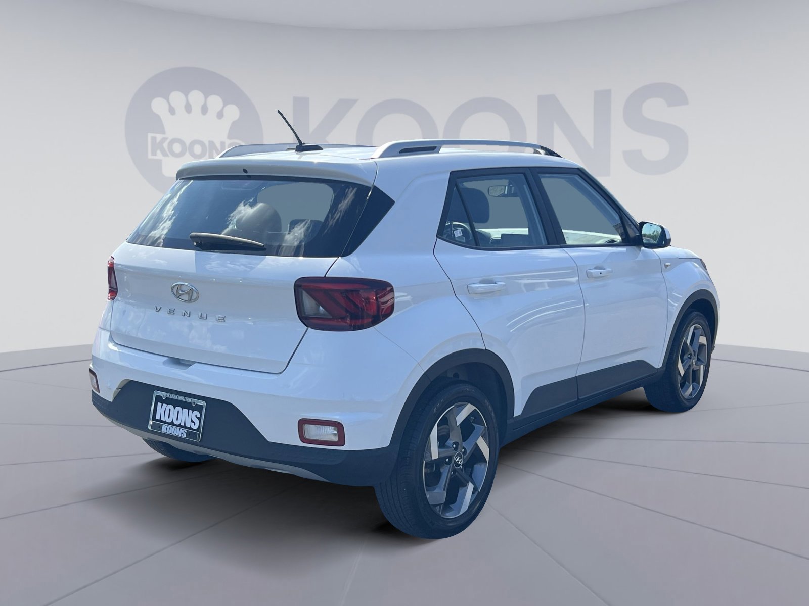 Used 2025 Hyundai Venue SEL FWD image 10