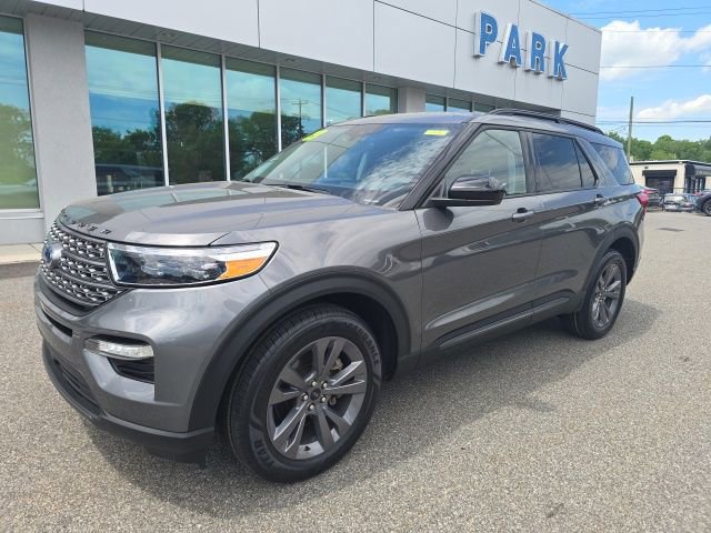 Certified 2023 Ford Explorer XLT w/ Equipment Group 202A AWD/4WD image 2