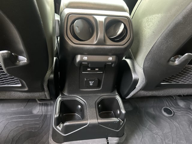 Used 2024 Jeep Gladiator Mojave AWD/4WD image 15