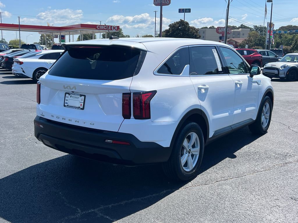 Used 2022 Kia Sorento LX FWD image 7
