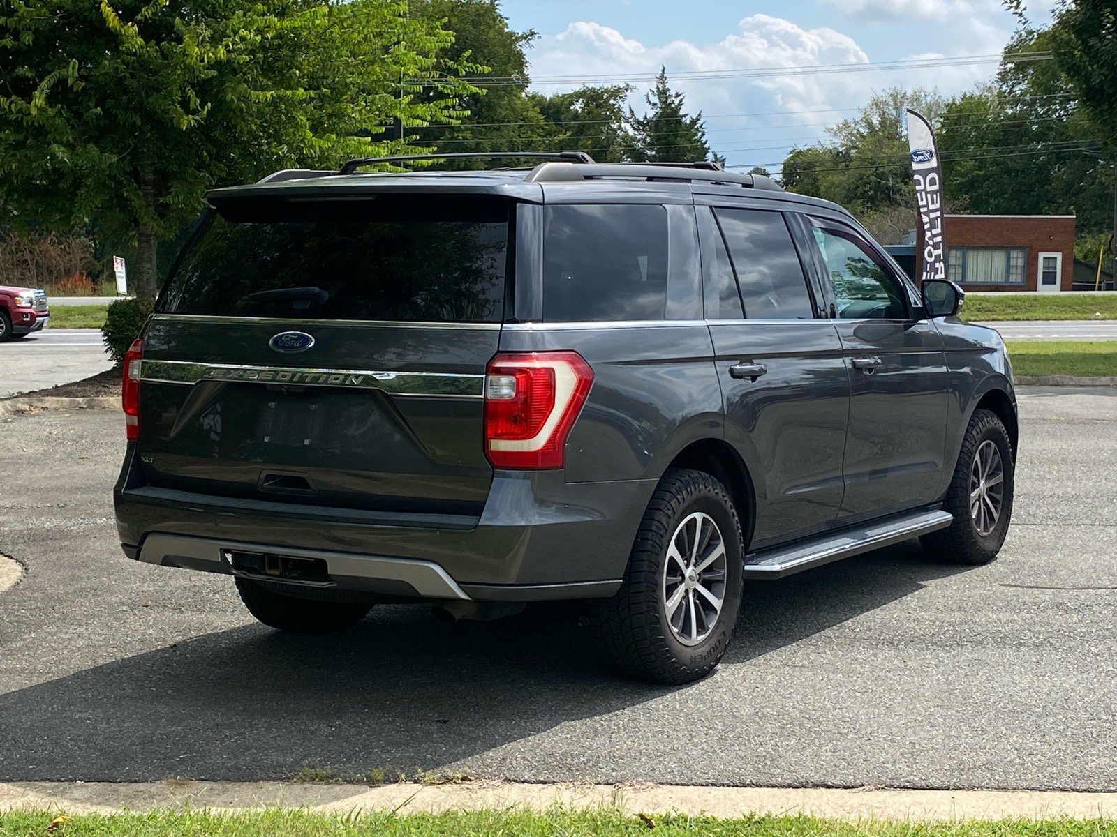 Certified 2020 Ford Expedition XLT w/ Equipment Group 202A AWD/4WD image 4