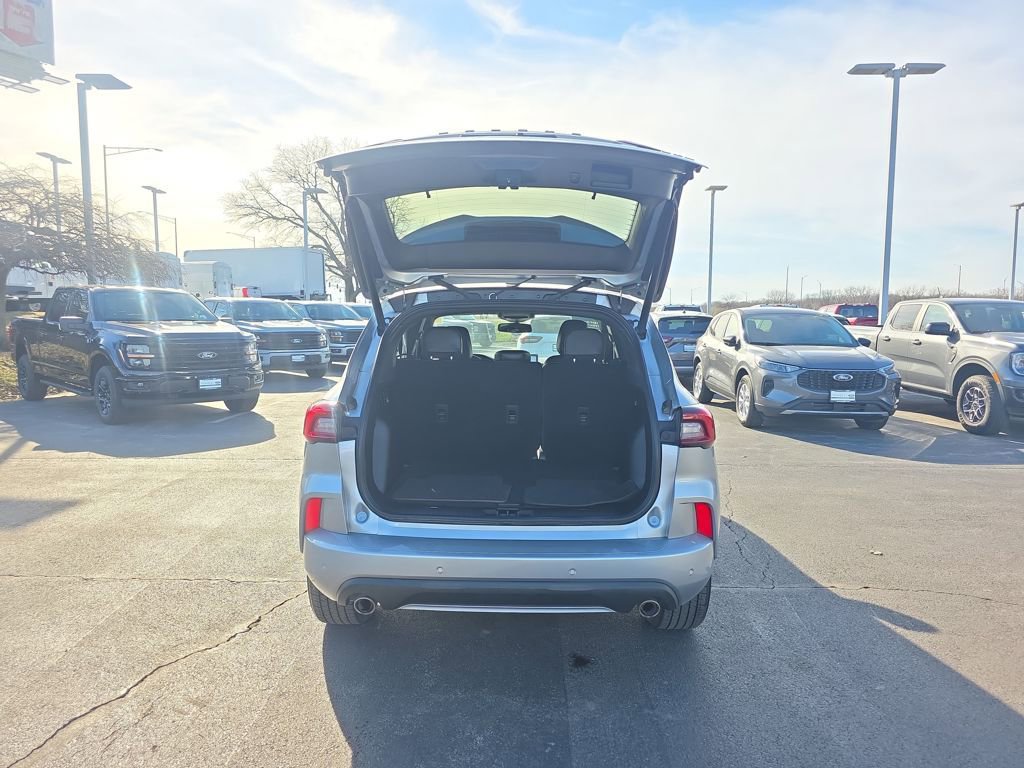 Certified 2023 Ford Escape ST-Line Elite AWD/4WD image 10