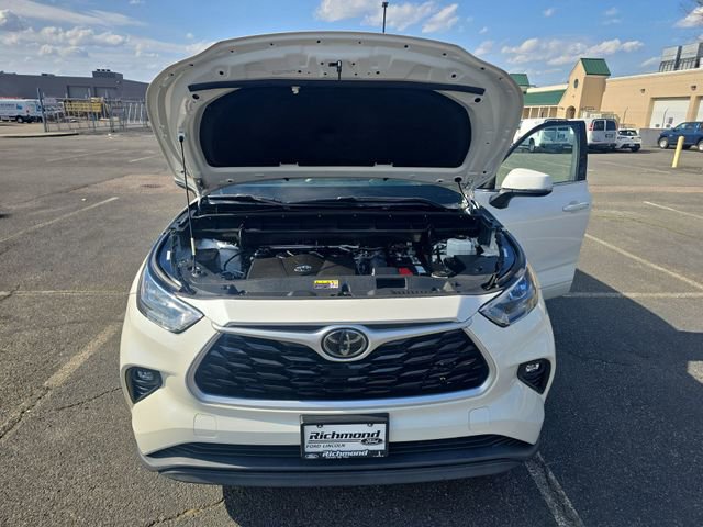 Used 2020 Toyota Highlander LE image 10