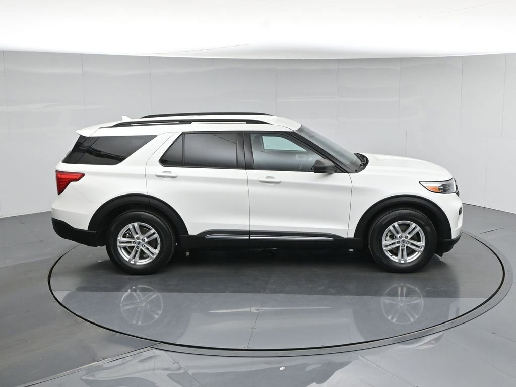 Certified 2023 Ford Explorer XLT RWD image 9