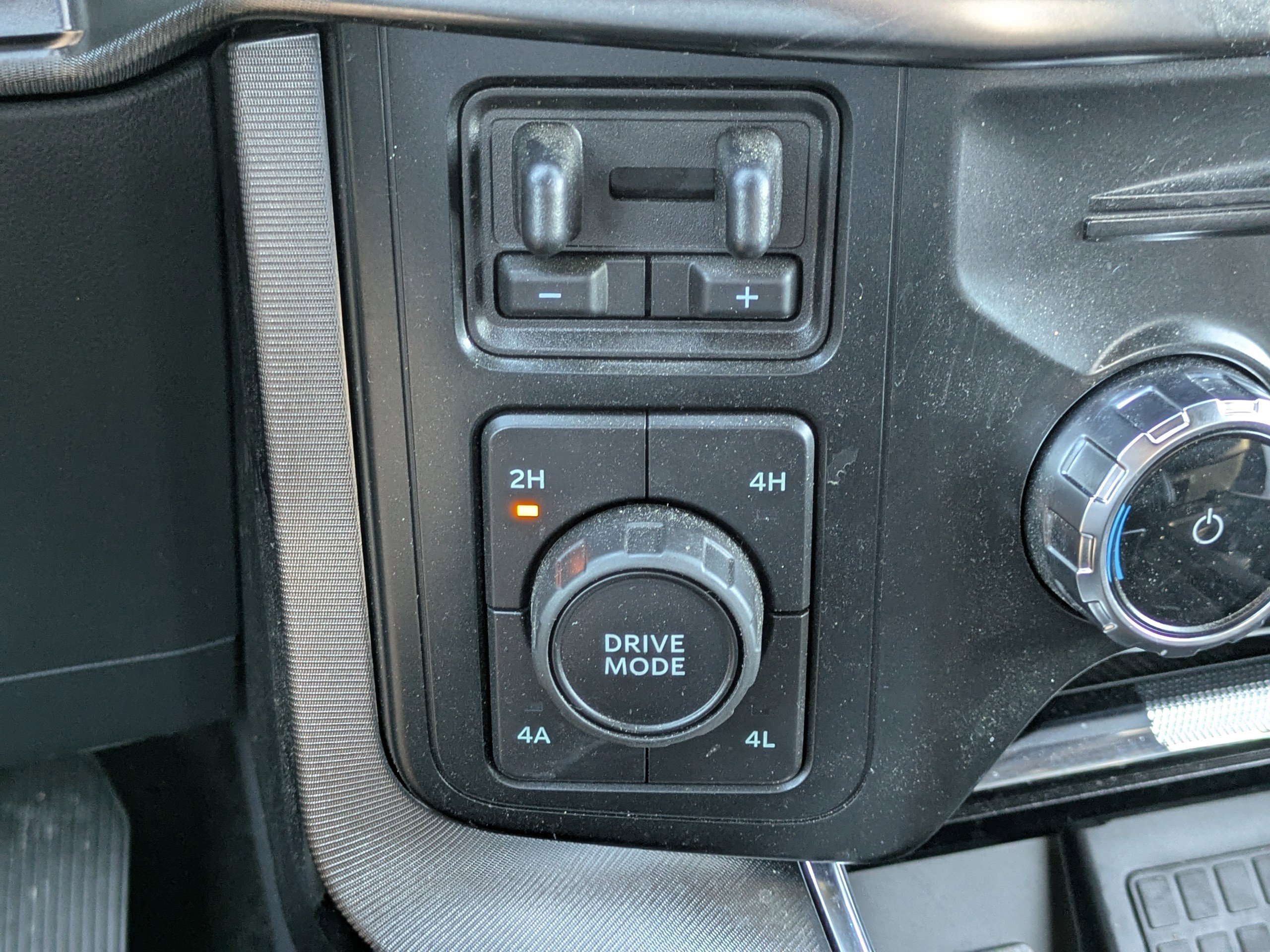 Certified 2022 Ford F150 Platinum w/ Equipment Group 701A High image 28