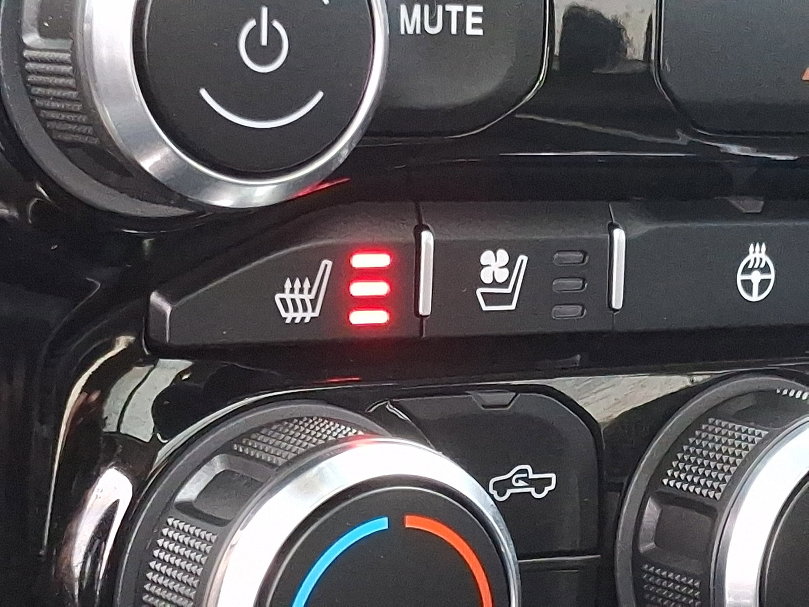 Used 2020 RAM 1500 Laramie image 28