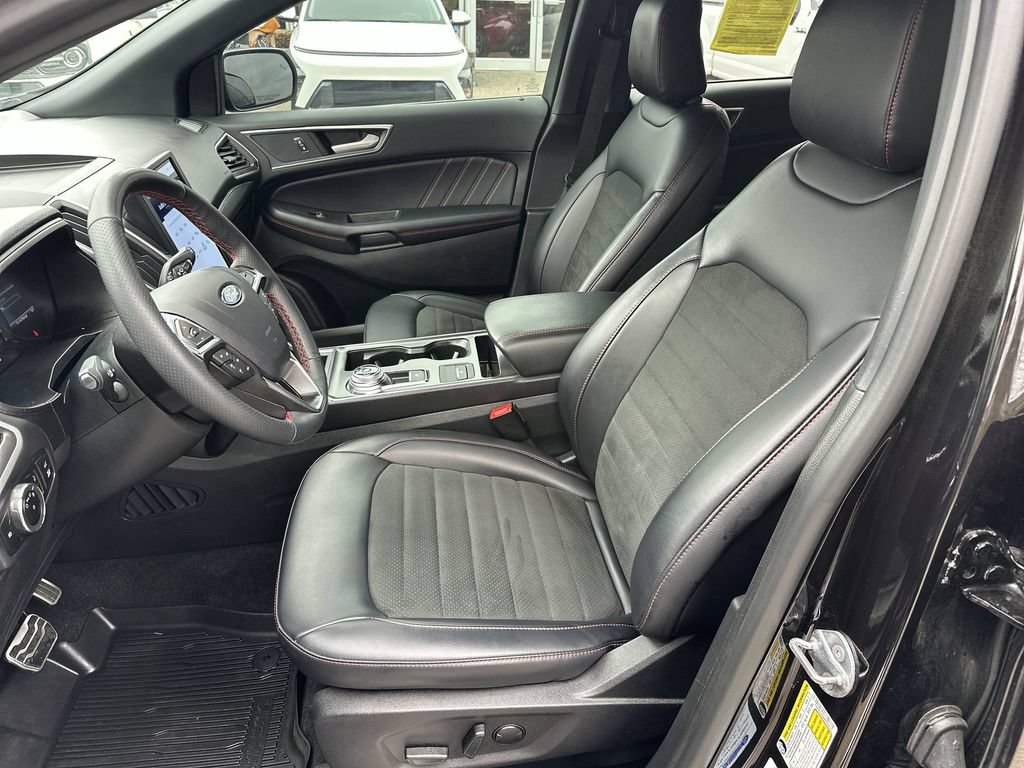 Certified 2024 Ford Edge ST-Line AWD/4WD image 11