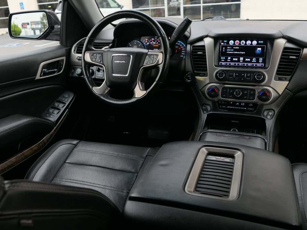 Used 2018 GMC Yukon Denali w/ Denali Ultimate Package AWD/4WD image 29
