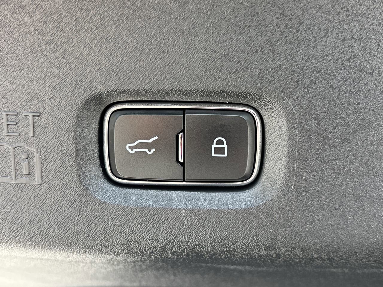 Certified 2025 Ford Expedition Active AWD/4WD image 15
