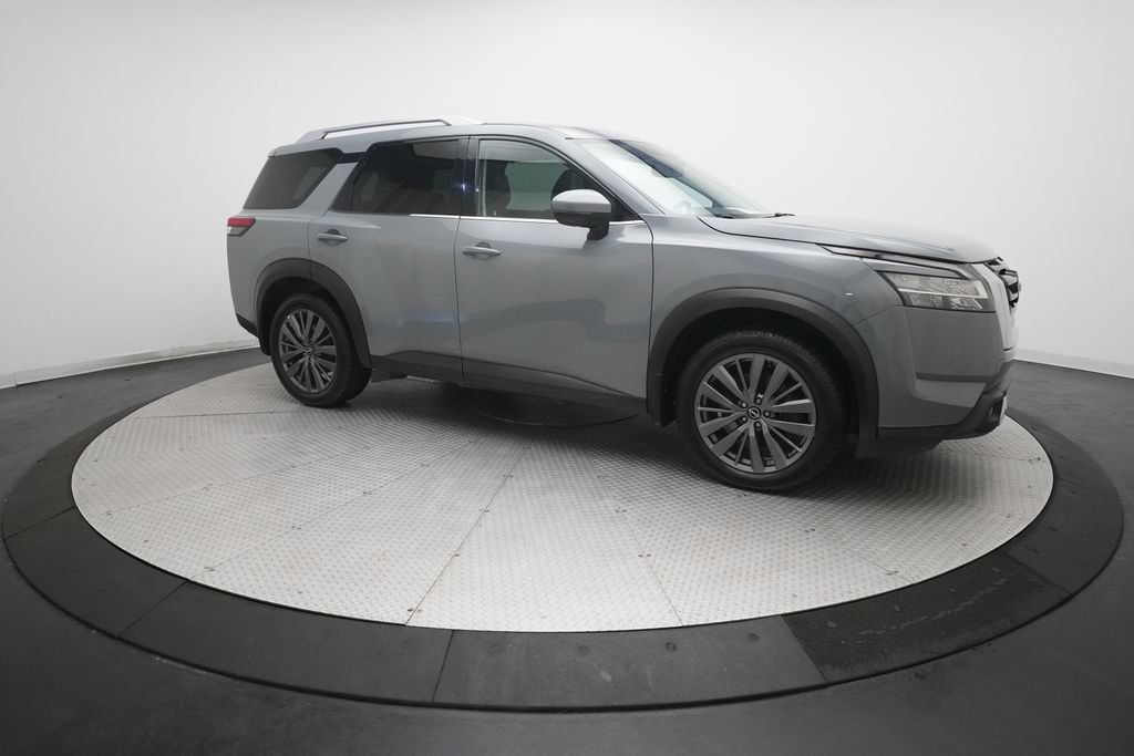 Used 2022 Nissan Pathfinder SL AWD/4WD image 36