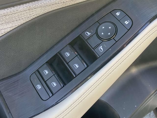 Used 2023 Nissan Rogue SV FWD image 19