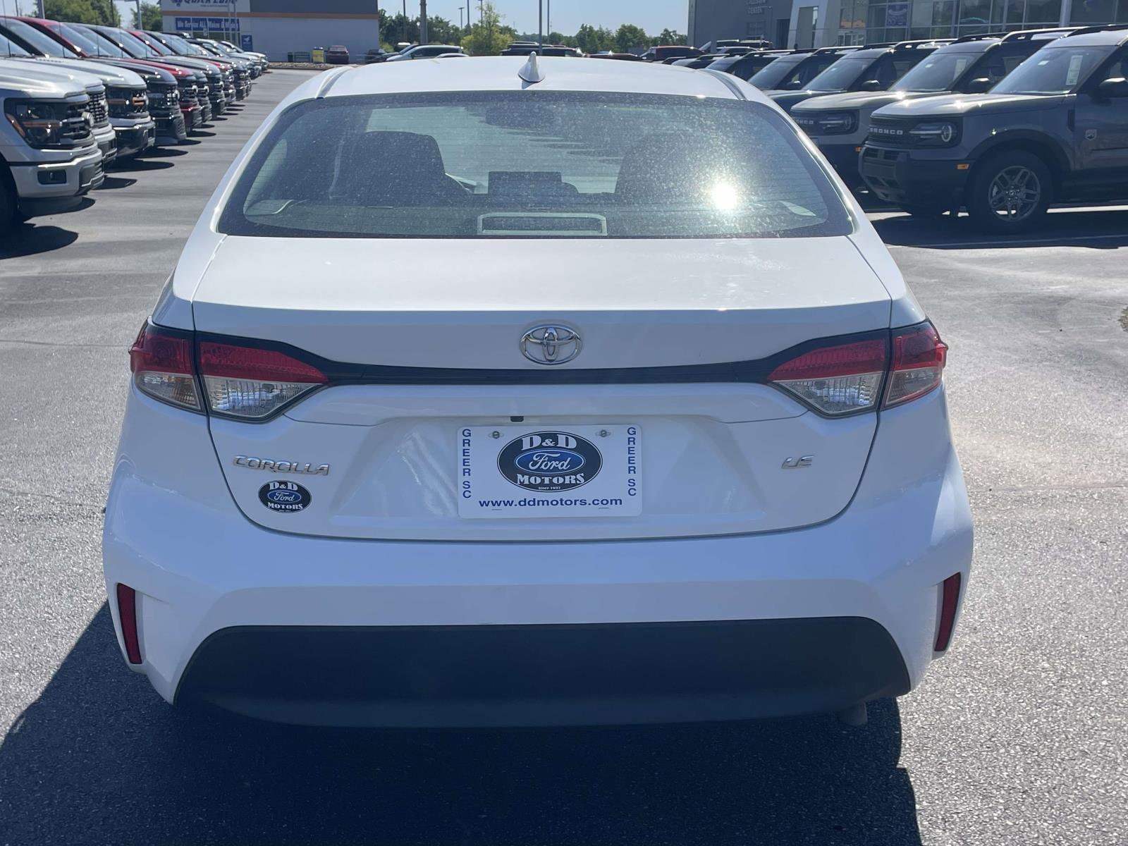 Used 2023 Toyota Corolla LE FWD image 5
