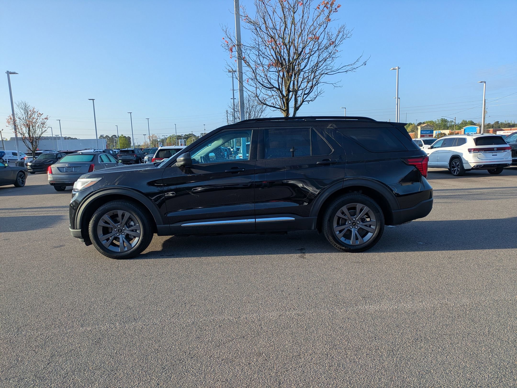 Certified 2025 Ford Explorer Active w/ Active Comfort Package AWD/4WD image 7