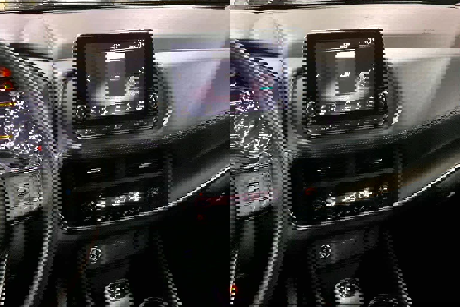 Used 2023 Nissan Rogue SV image 9