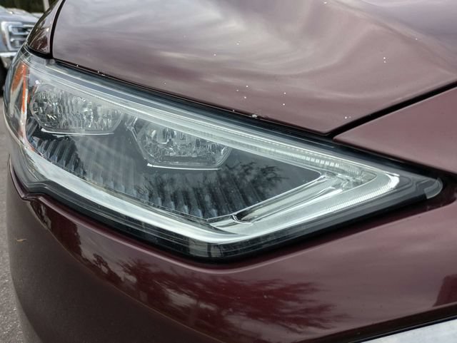 Certified 2017 Ford Fusion SE w/ Fusion SE Technology Package FWD image 10