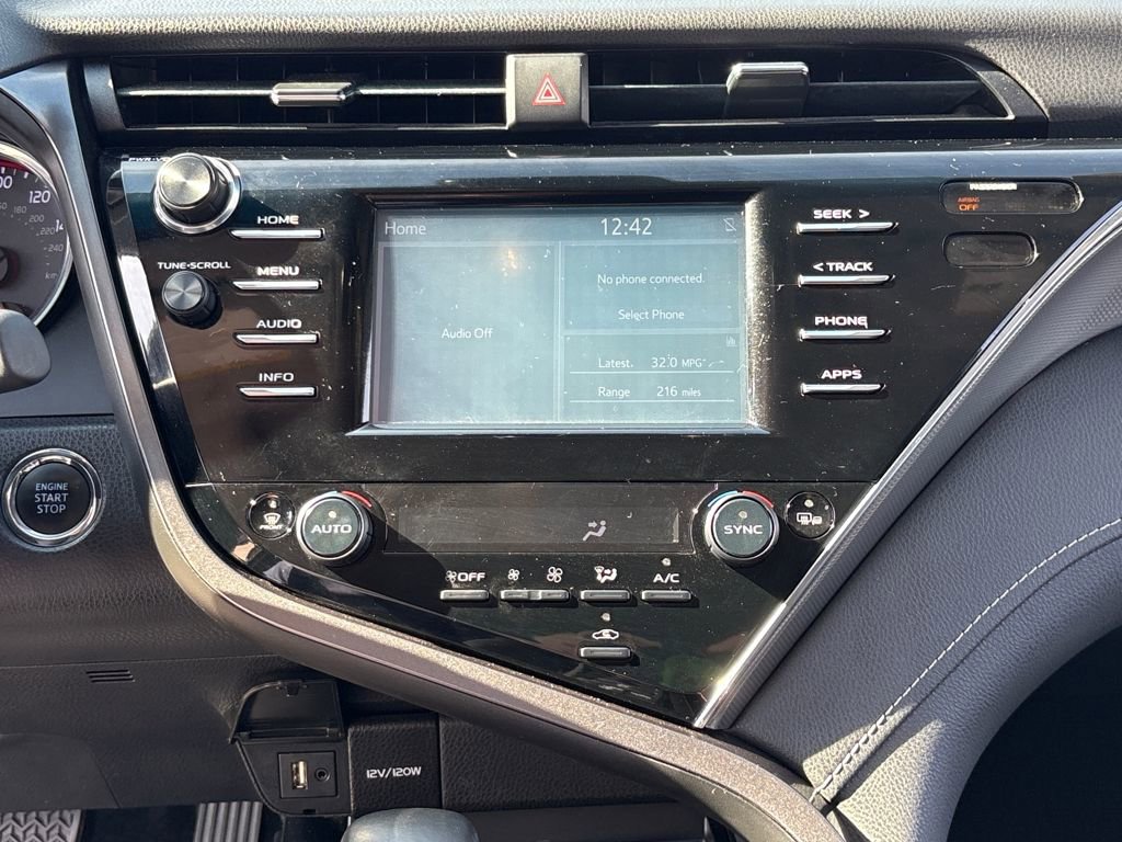 Used 2018 Toyota Camry XSE image 23