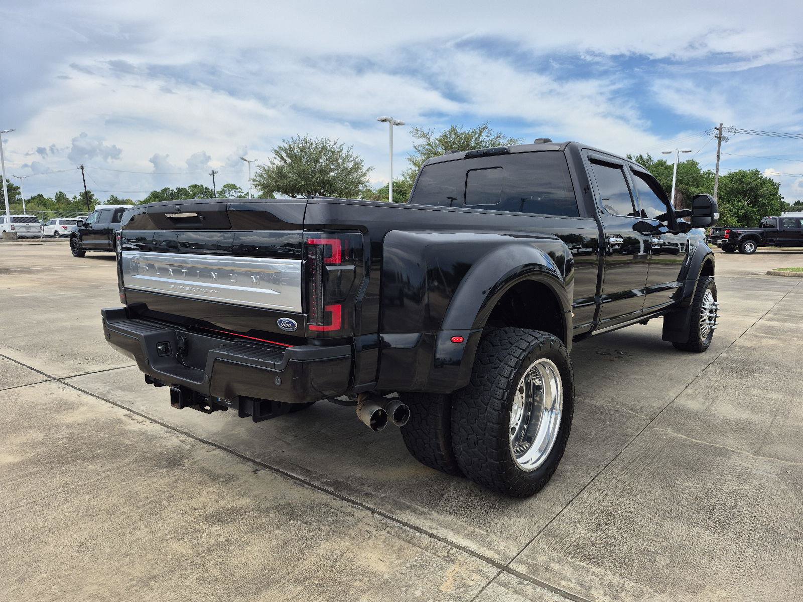 Certified 2022 Ford F450 Platinum w/ FX4 Off-Road Package AWD/4WD image 17