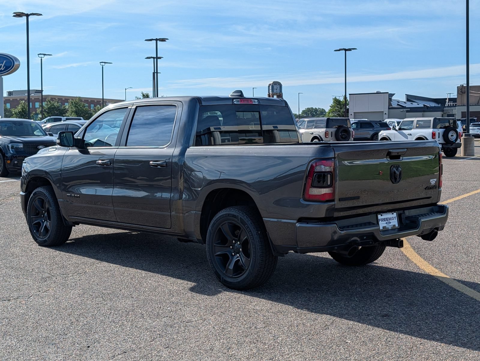 Used 2021 RAM 1500 Big Horn AWD/4WD image 3
