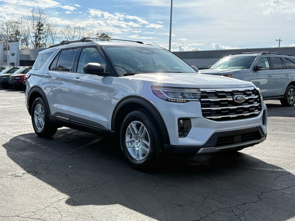 Certified 2026 Ford Explorer Active w/ Active Comfort Package RWD image 2