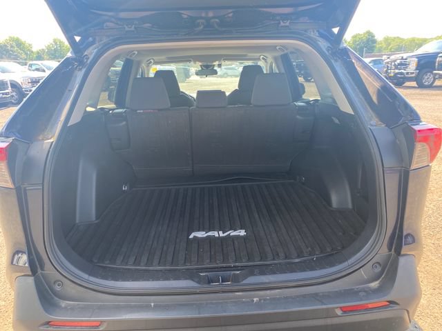 Used 2019 Toyota RAV4 XLE w/ Convenience Package AWD/4WD image 10