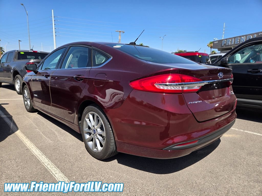 Certified 2017 Ford Fusion SE FWD image 3