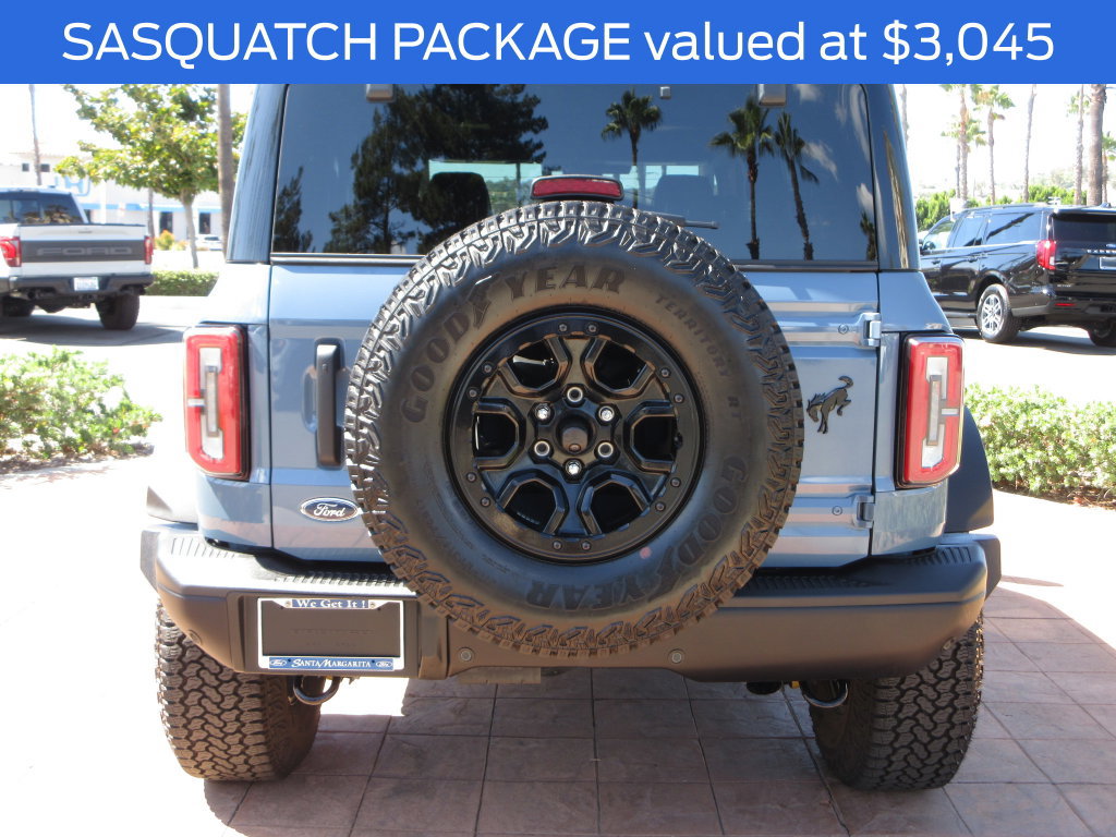 Certified 2025 Ford Bronco Badlands AWD/4WD image 3