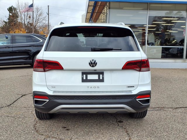 Used 2022 Volkswagen Taos SE image 2
