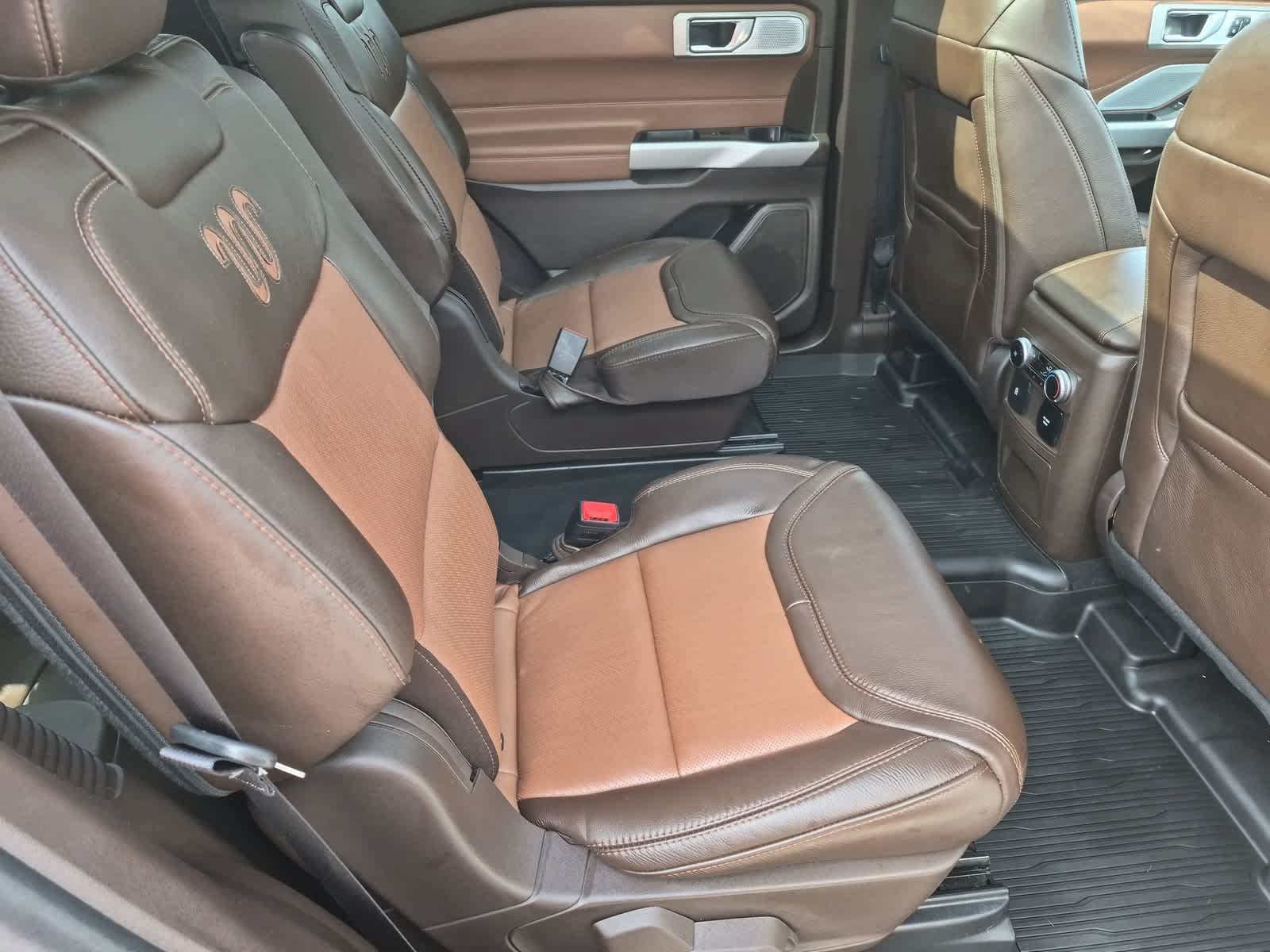 Certified 2024 Ford Explorer King Ranch w/ Technology Package AWD/4WD image 21